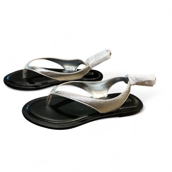 Silent D Tie Up Thong Sandals Size 38 Silver Flat Black Sole Cushioned - Picture 5 of 12